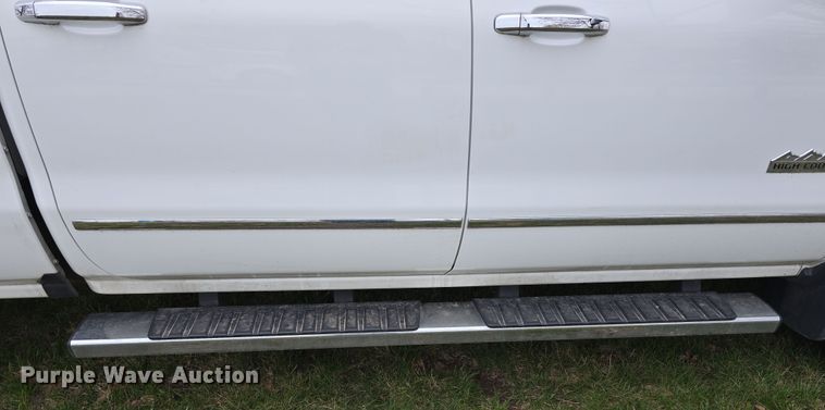 image for item DT6779 2015 Chevrolet Silverado 3500HD Crew Cab pickup truck