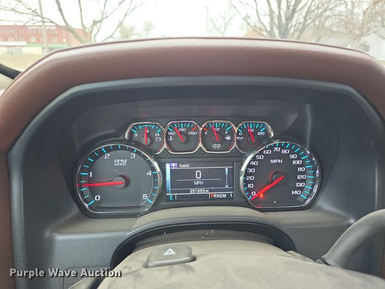 image for item DT6779 2015 Chevrolet Silverado 3500HD Crew Cab pickup truck