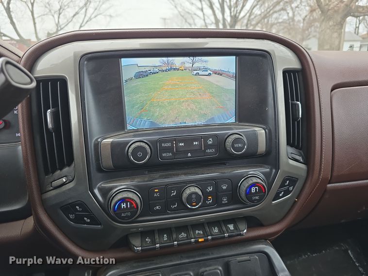 image for item DT6779 2015 Chevrolet Silverado 3500HD Crew Cab pickup truck