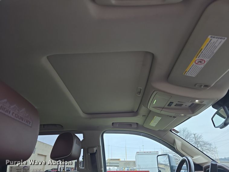 image for item DT6779 2015 Chevrolet Silverado 3500HD Crew Cab pickup truck