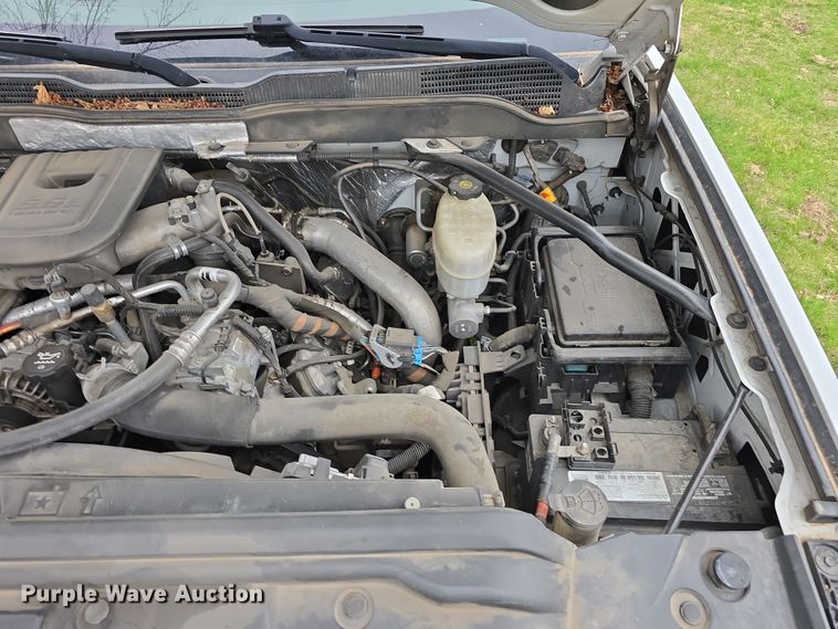 image for item DT6779 2015 Chevrolet Silverado 3500HD Crew Cab pickup truck