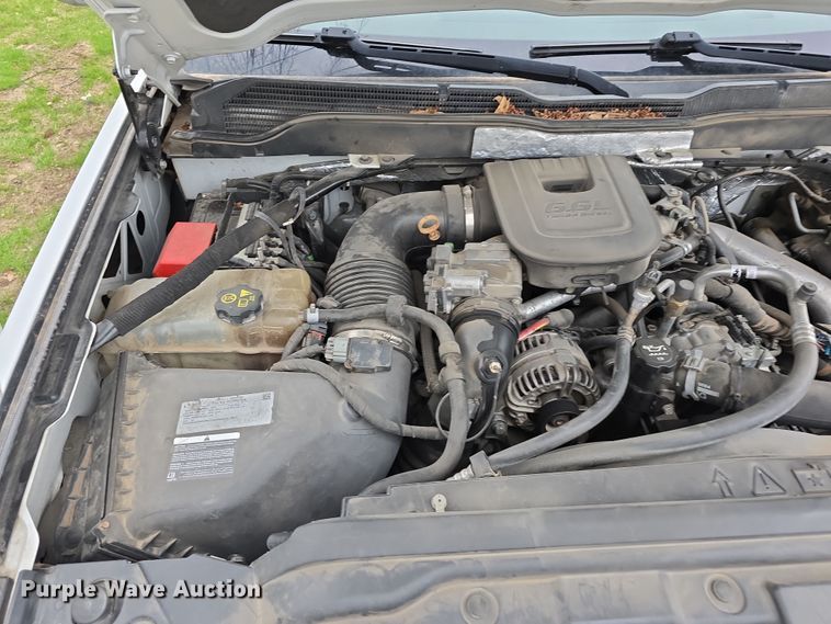 image for item DT6779 2015 Chevrolet Silverado 3500HD Crew Cab pickup truck