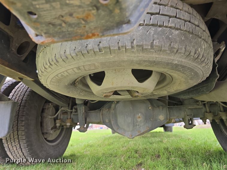 image for item DT6779 2015 Chevrolet Silverado 3500HD Crew Cab pickup truck