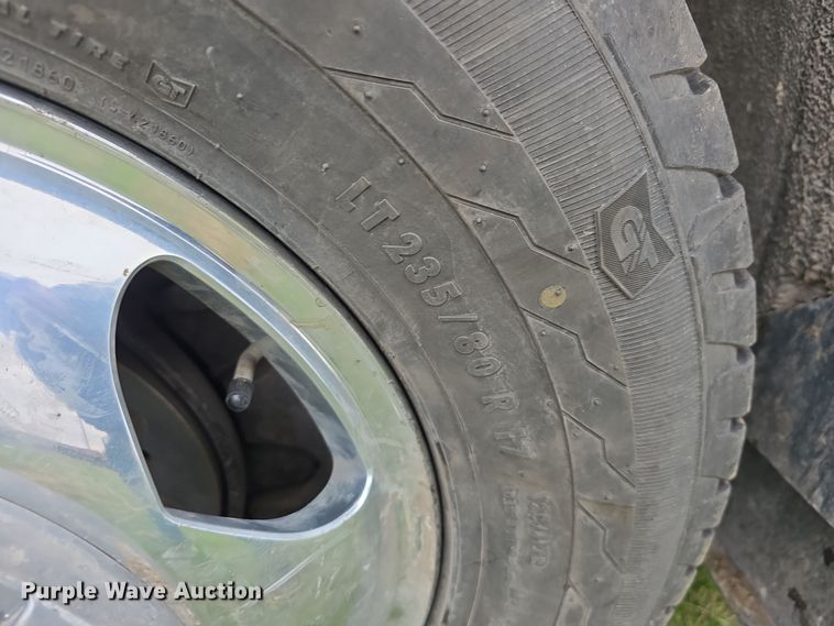 image for item DT6779 2015 Chevrolet Silverado 3500HD Crew Cab pickup truck