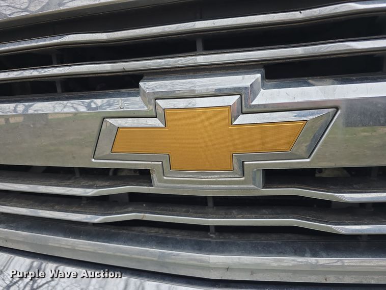 image for item DT6779 2015 Chevrolet Silverado 3500HD Crew Cab pickup truck