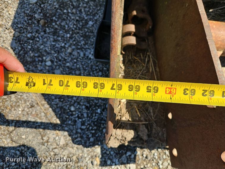 image for item DT7744 Farmhand 22 Loader loader bucket