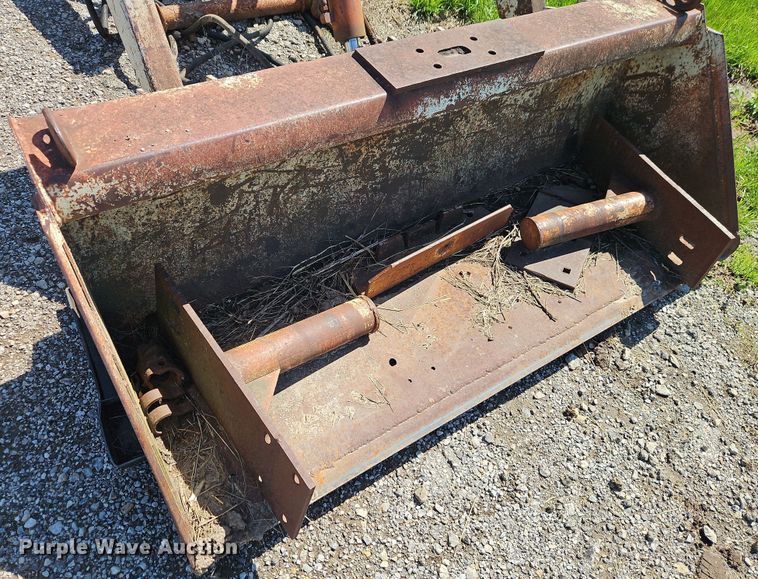 image for item DT7744 Farmhand 22 Loader loader bucket