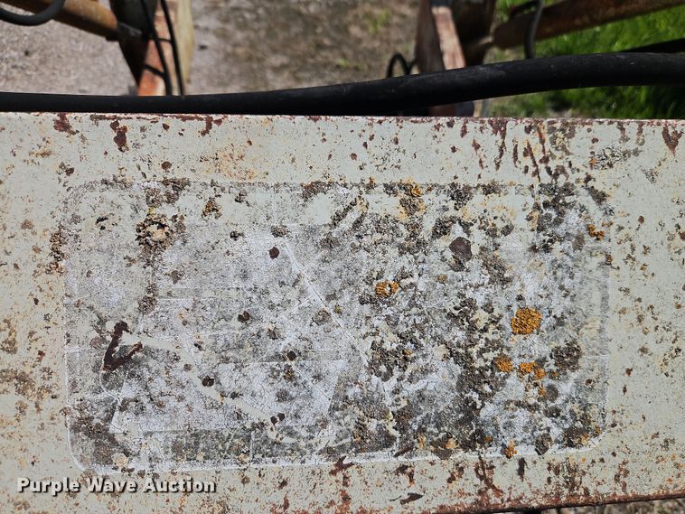 image for item DT7744 Farmhand 22 Loader loader bucket