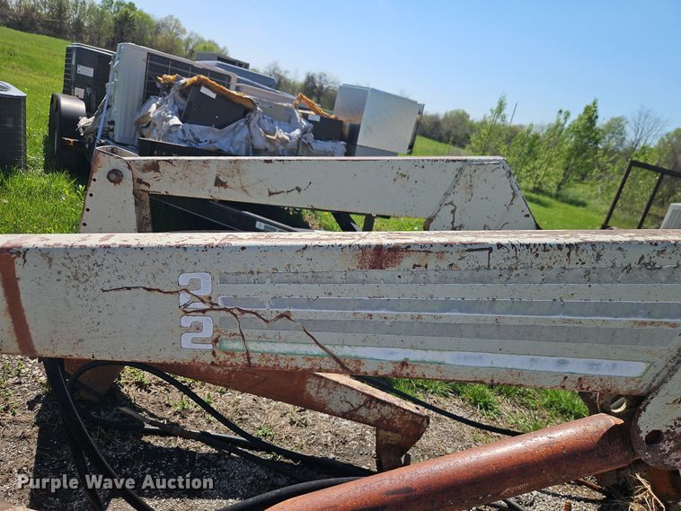 image for item DT7744 Farmhand 22 Loader loader bucket