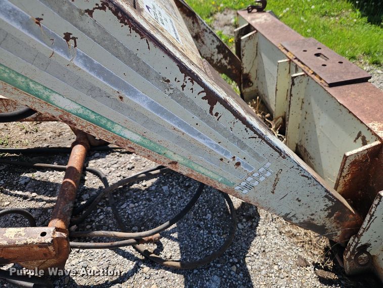 image for item DT7744 Farmhand 22 Loader loader bucket