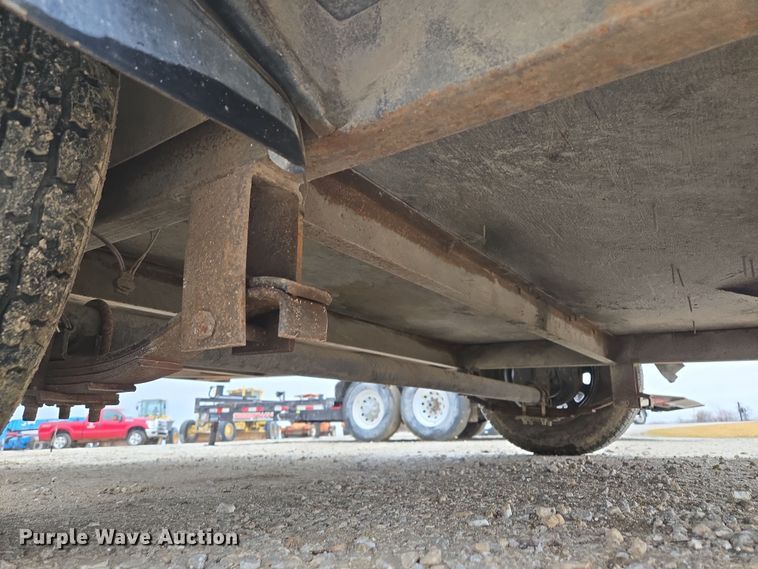 image for item DV1755 1995 Wells Cargo Enclosed cargo trailer