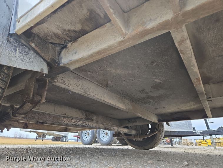 image for item DV1755 1995 Wells Cargo Enclosed cargo trailer