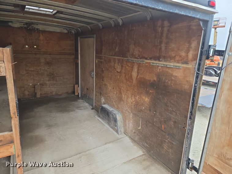 image for item DV1755 1995 Wells Cargo Enclosed cargo trailer