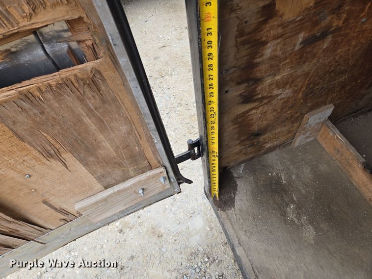 image for item DV1755 1995 Wells Cargo Enclosed cargo trailer