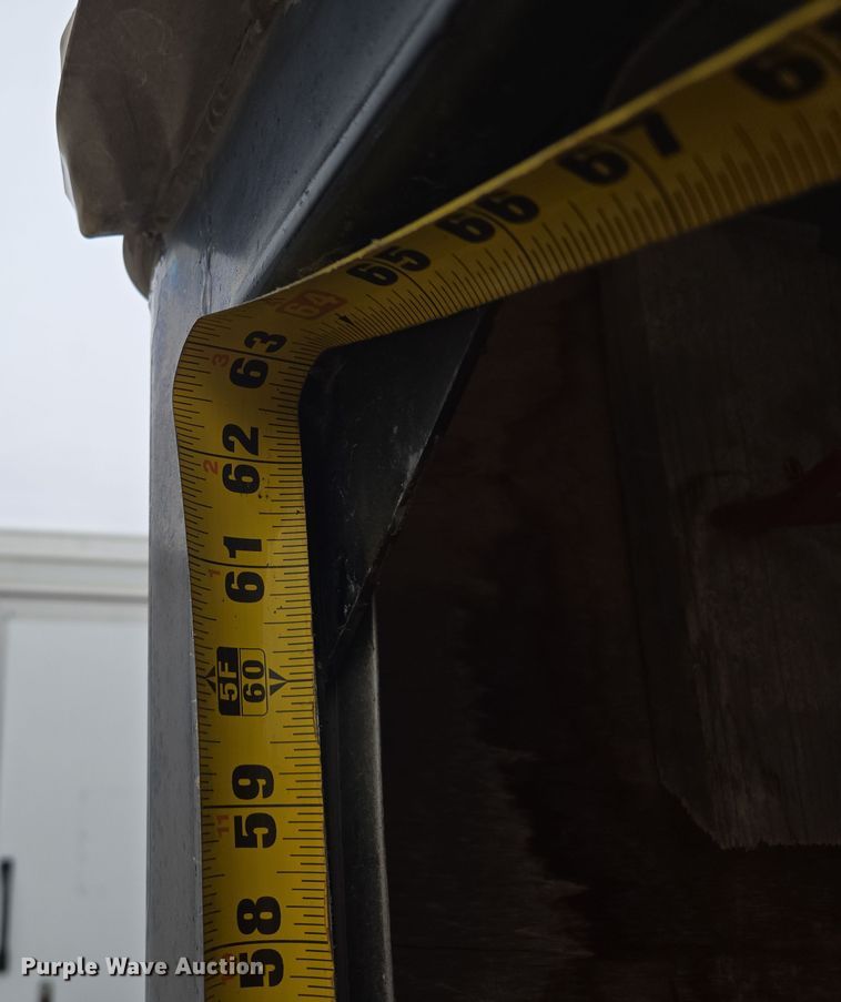 image for item DV1755 1995 Wells Cargo Enclosed cargo trailer