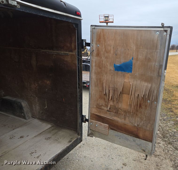 image for item DV1755 1995 Wells Cargo Enclosed cargo trailer