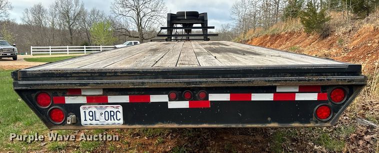 image for item DV1898 2011 Elite Trailers flatbed trailer
