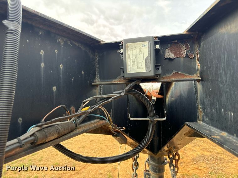 image for item DV1898 2011 Elite Trailers flatbed trailer