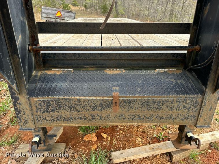 image for item DV1898 2011 Elite Trailers flatbed trailer