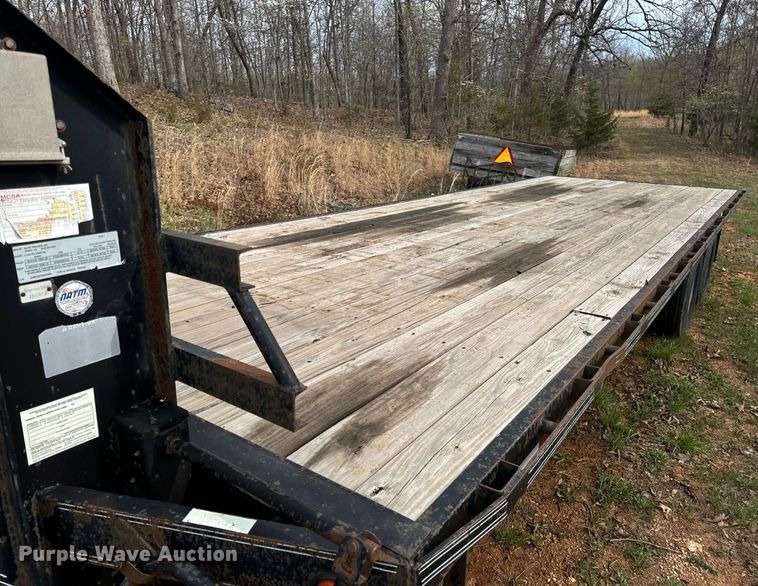 image for item DV1898 2011 Elite Trailers flatbed trailer