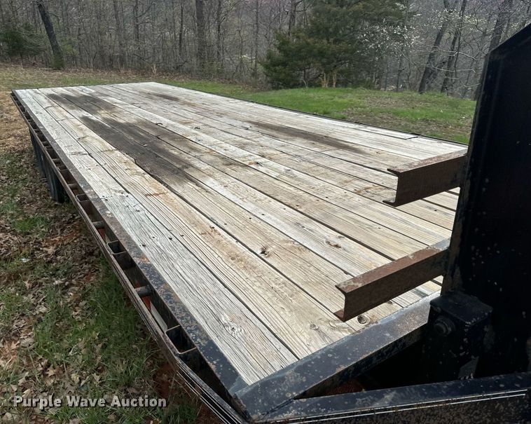 image for item DV1898 2011 Elite Trailers flatbed trailer