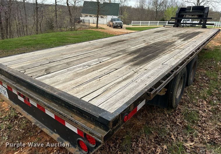 image for item DV1898 2011 Elite Trailers flatbed trailer