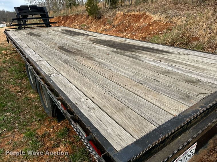 image for item DV1898 2011 Elite Trailers flatbed trailer