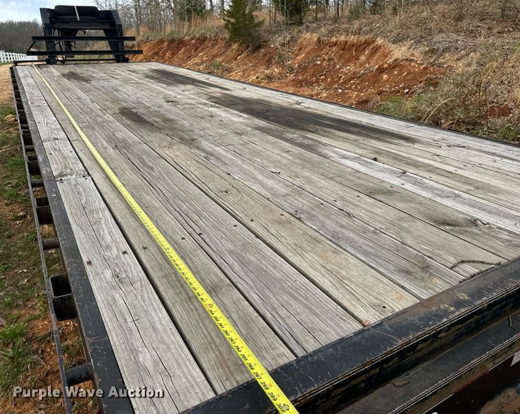 image for item DV1898 2011 Elite Trailers flatbed trailer