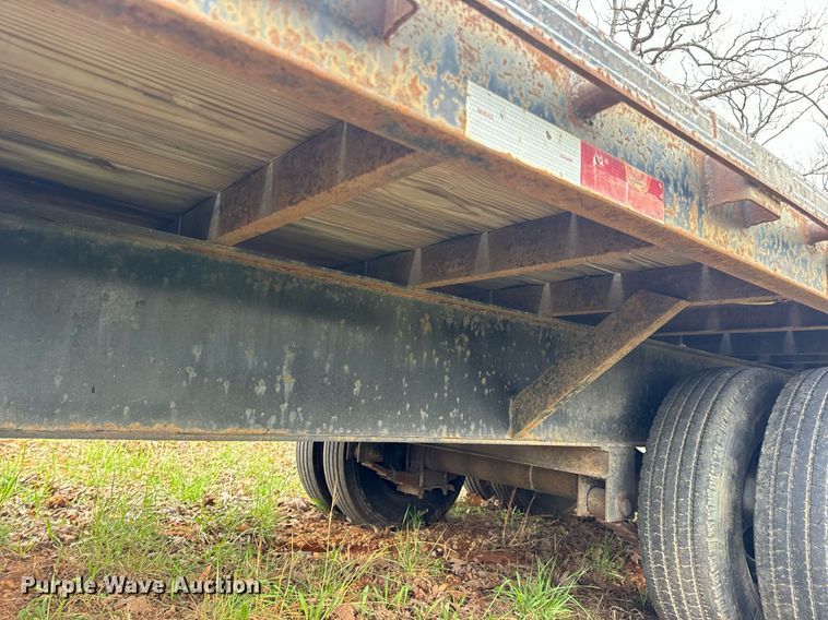 image for item DV1898 2011 Elite Trailers flatbed trailer