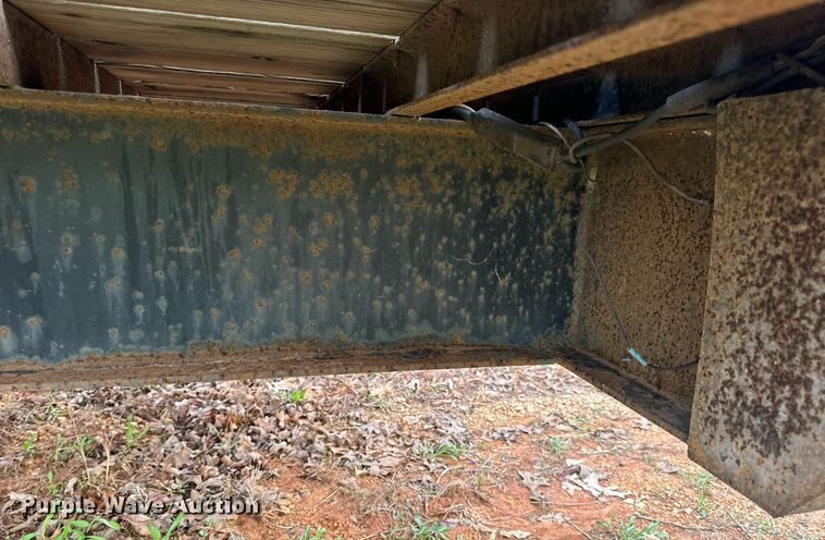 image for item DV1898 2011 Elite Trailers flatbed trailer