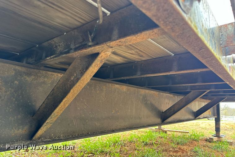 image for item DV1898 2011 Elite Trailers flatbed trailer