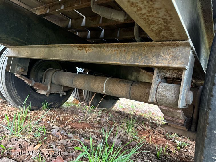 image for item DV1898 2011 Elite Trailers flatbed trailer