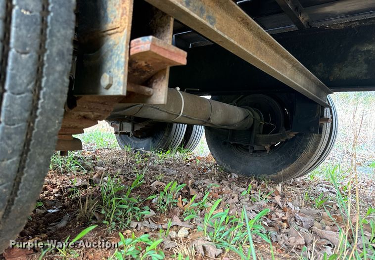 image for item DV1898 2011 Elite Trailers flatbed trailer