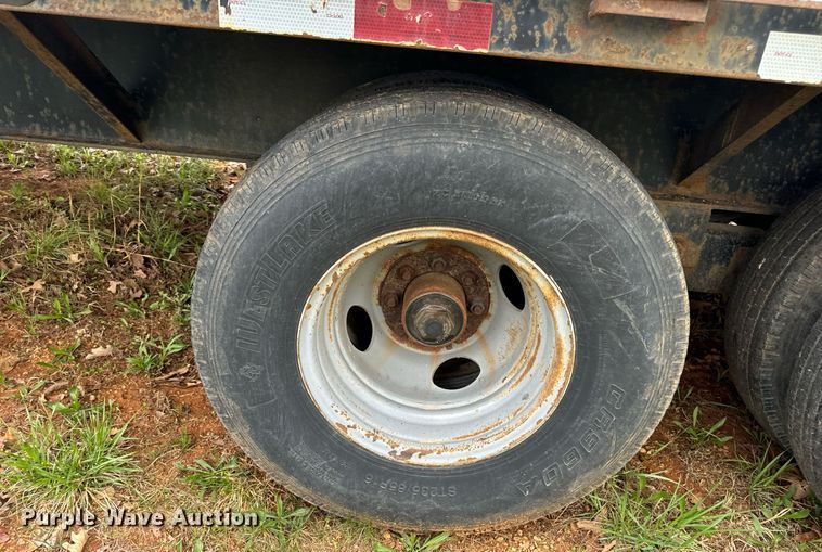 image for item DV1898 2011 Elite Trailers flatbed trailer