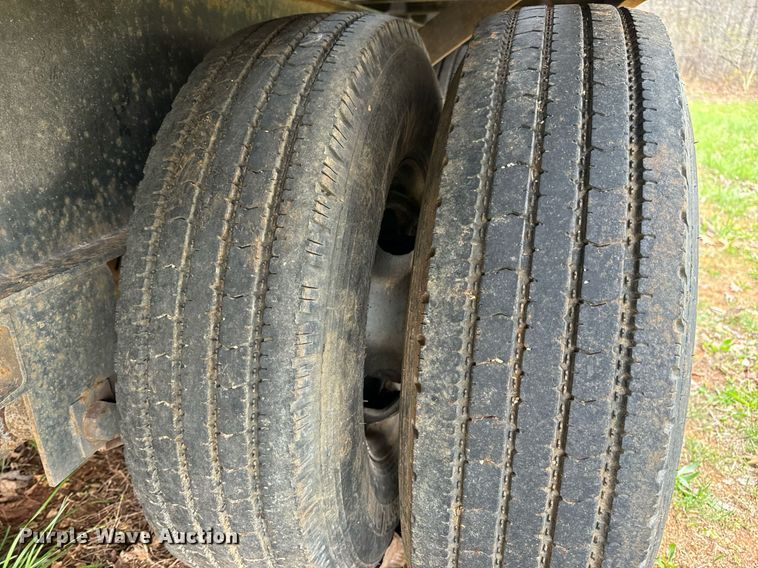 image for item DV1898 2011 Elite Trailers flatbed trailer