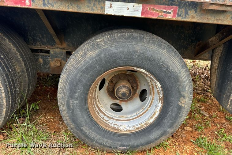 image for item DV1898 2011 Elite Trailers flatbed trailer