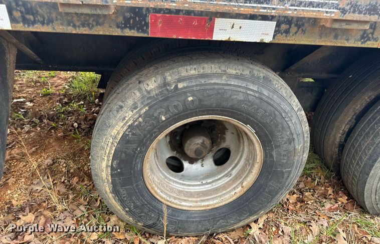 image for item DV1898 2011 Elite Trailers flatbed trailer