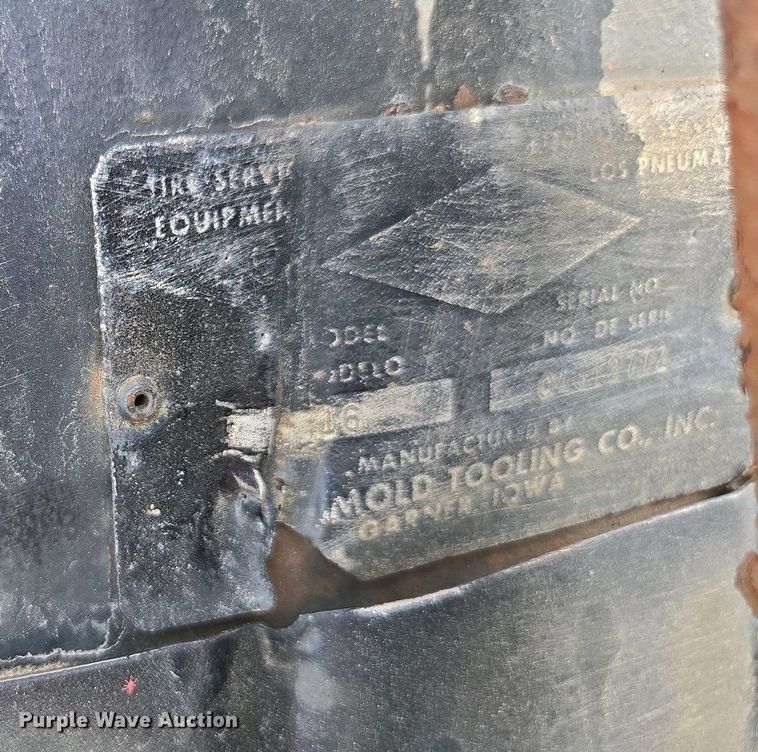 image for item DW1924 IMT  16  truck mounted crane