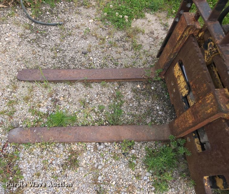 image for item DW1925 Caterpillar  T45C forklift