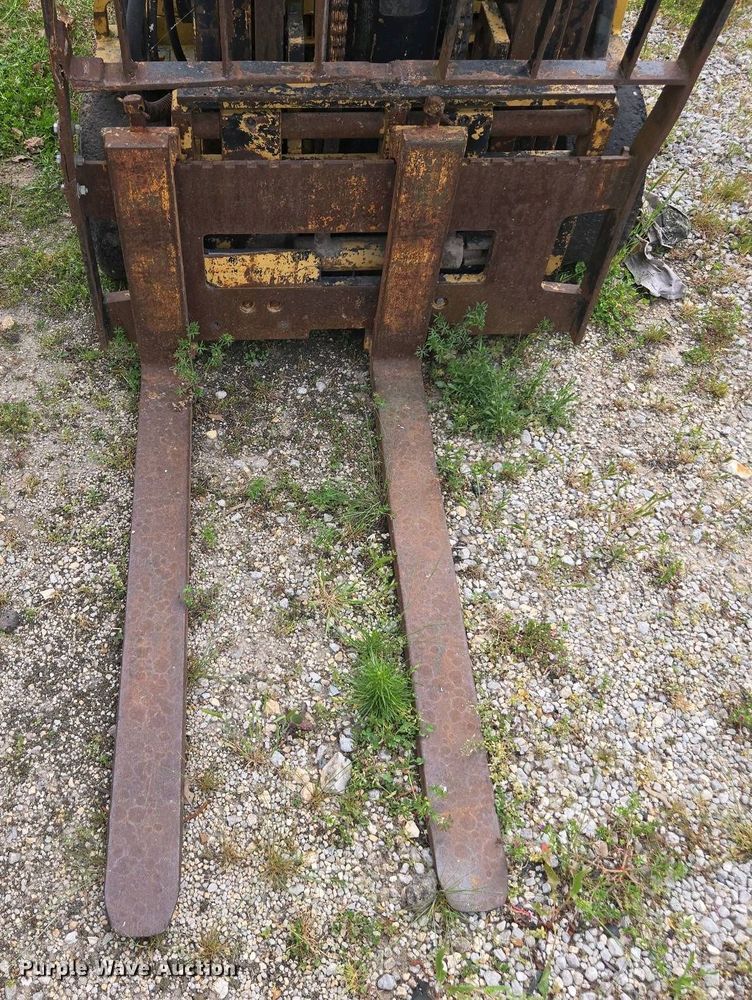 image for item DW1925 Caterpillar  T45C forklift