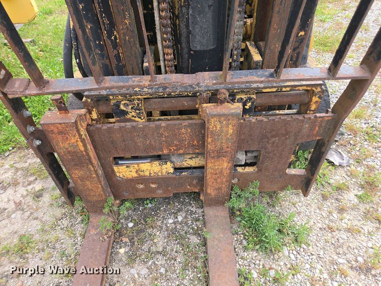 image for item DW1925 Caterpillar  T45C forklift