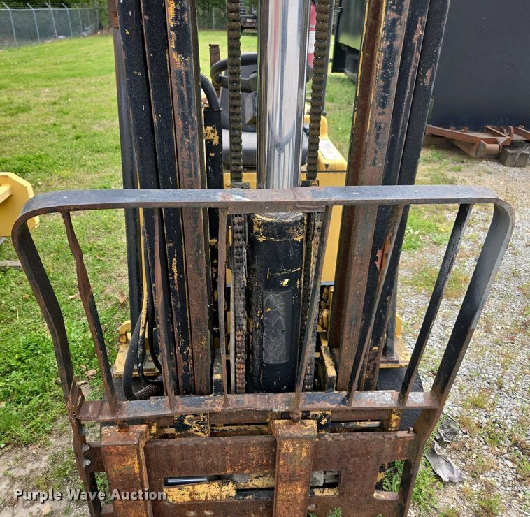 image for item DW1925 Caterpillar  T45C forklift