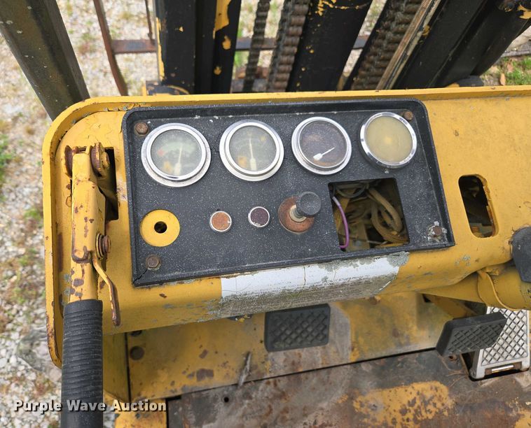 image for item DW1925 Caterpillar  T45C forklift