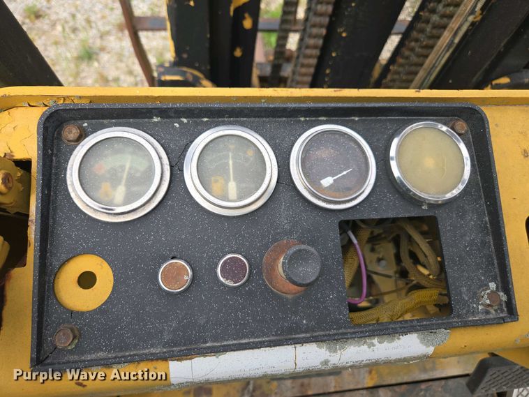 image for item DW1925 Caterpillar  T45C forklift