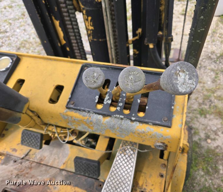 image for item DW1925 Caterpillar  T45C forklift