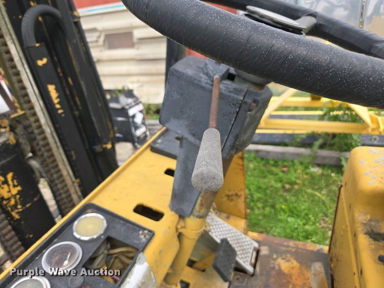 image for item DW1925 Caterpillar  T45C forklift