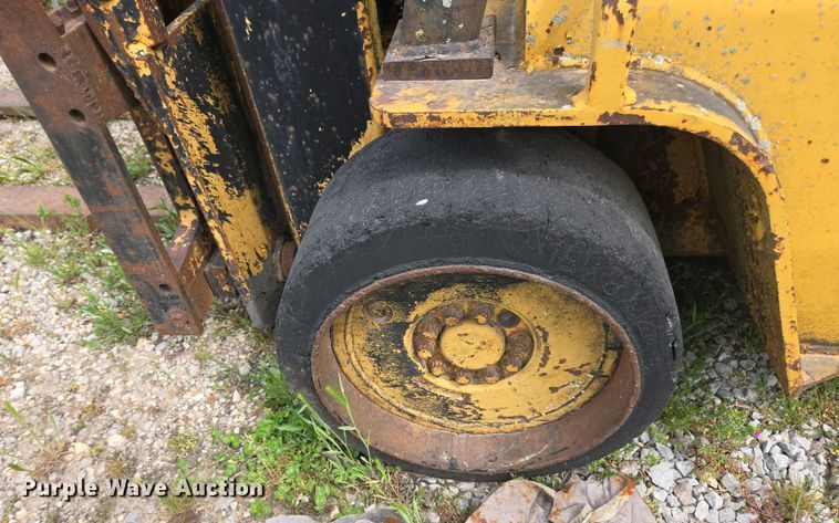 image for item DW1925 Caterpillar  T45C forklift