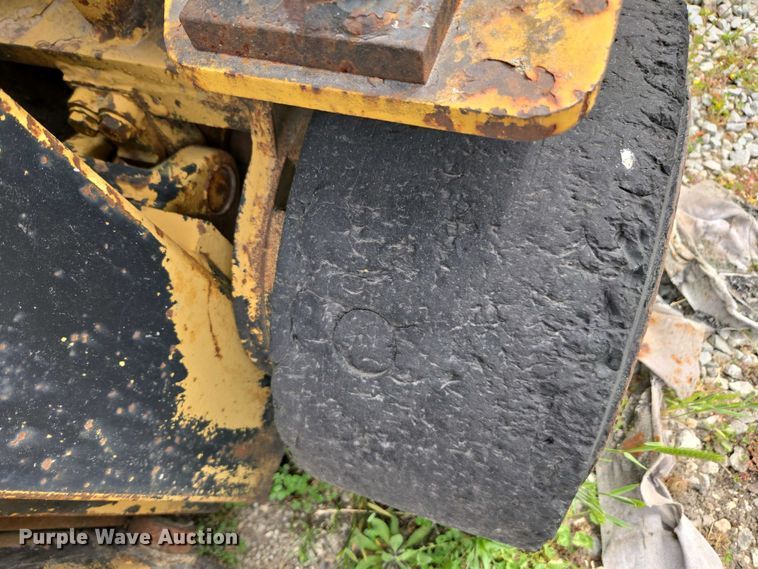 image for item DW1925 Caterpillar  T45C forklift