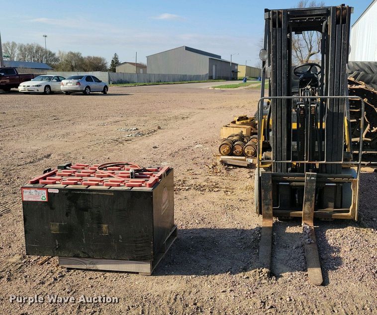 image for item EA2420 Caterpillar E5000-AC forklift