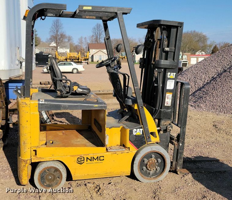 image for item EA2420 Caterpillar E5000-AC forklift